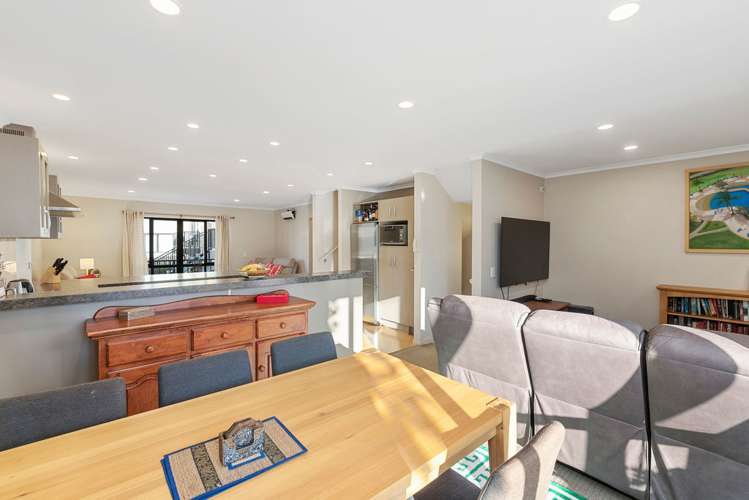 3/8 Wellington Road Paekakariki_7