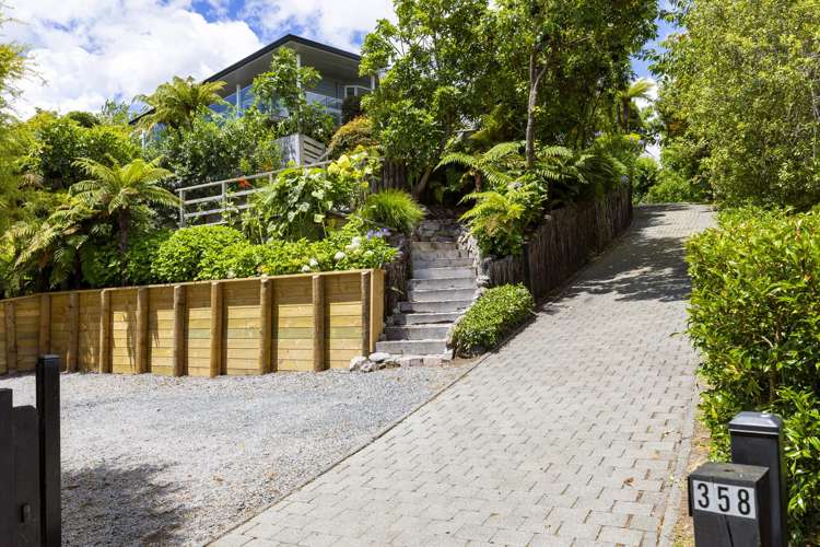 358 Lake Terrace Two Mile Bay_24