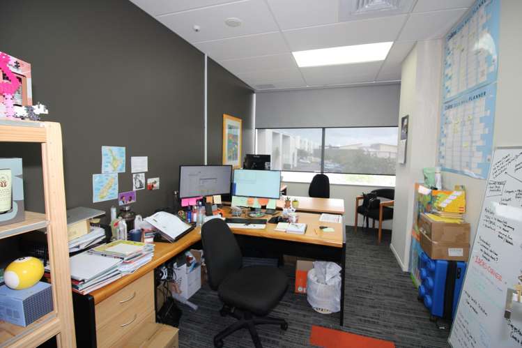 4/11 Orbit Drive Albany_10