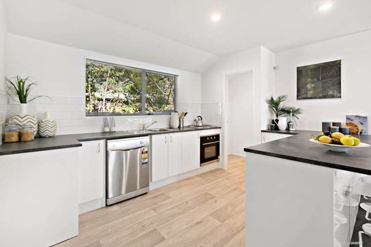 2/157 Portage Road New Lynn_9