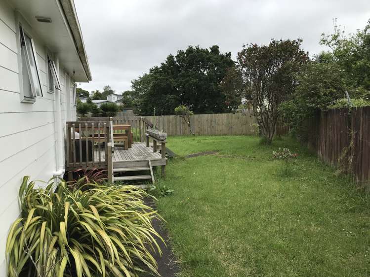 107 Mahia Road Wattle Downs_1