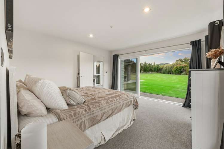 1 Ngaire Close Wainui_12