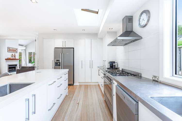 47 Lloyd Road Riverhead_10