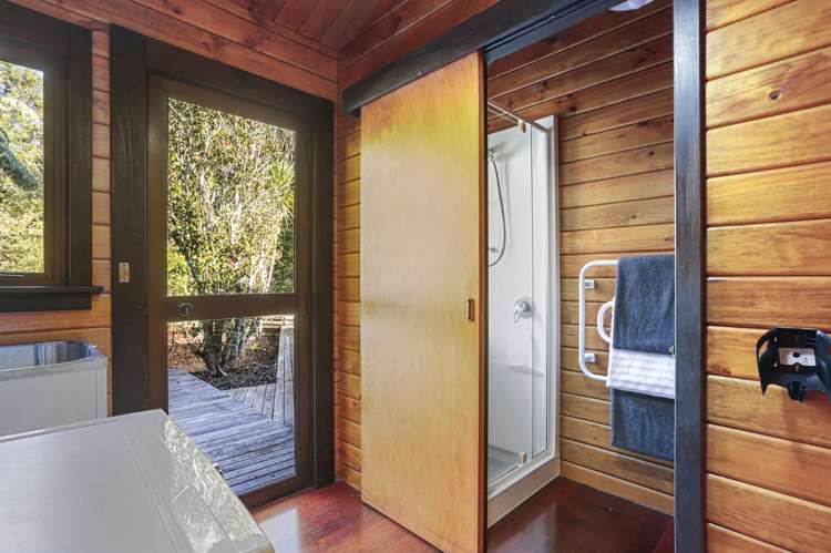 98 Daffodil Street Titirangi_19