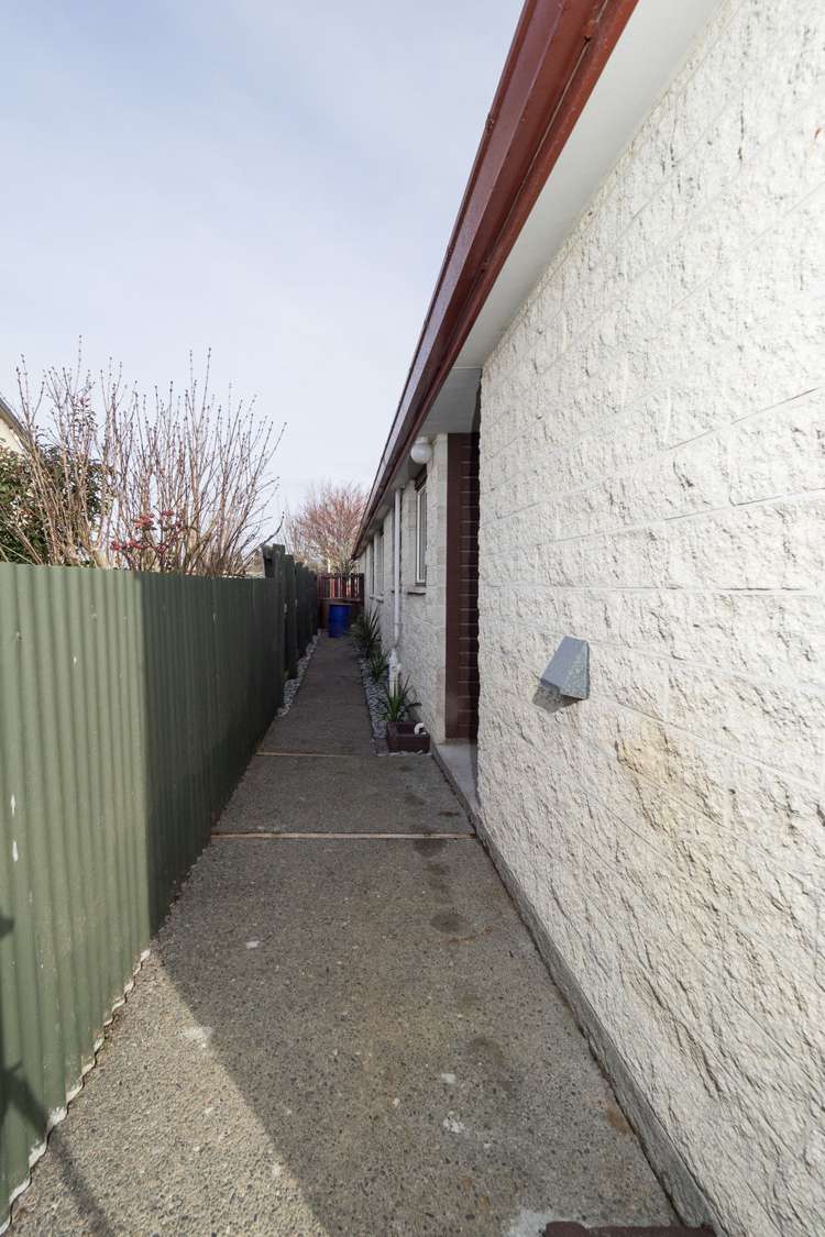 8 Churchill Avenue Allenton_11