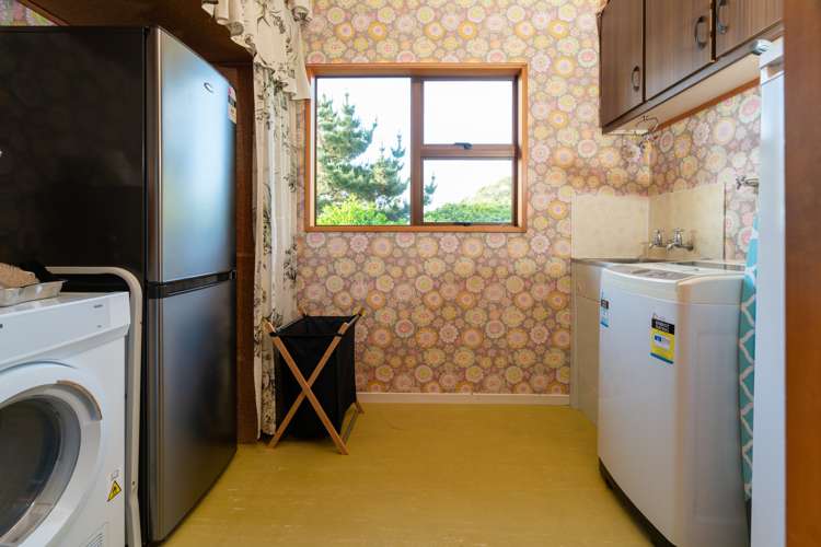 14 Kirkway Raumati Beach_23