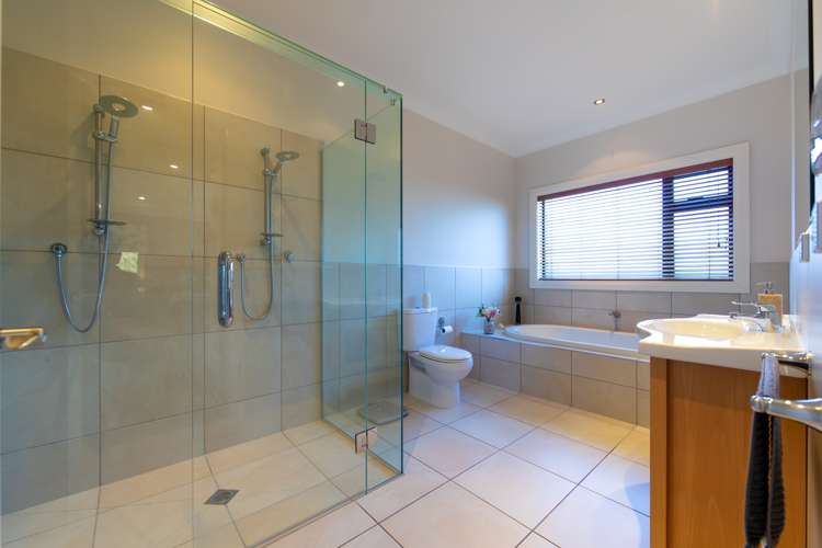 12 Oak Place Poraiti_15