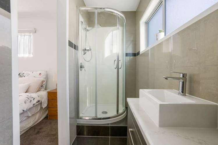 89 Queenstown Road Onehunga_12