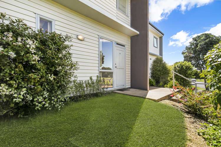 97/7 Kelvin Hart Drive East Tamaki_1