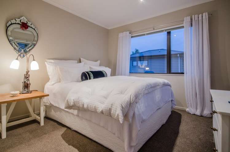 64 Oakley Avenue Waterview_12