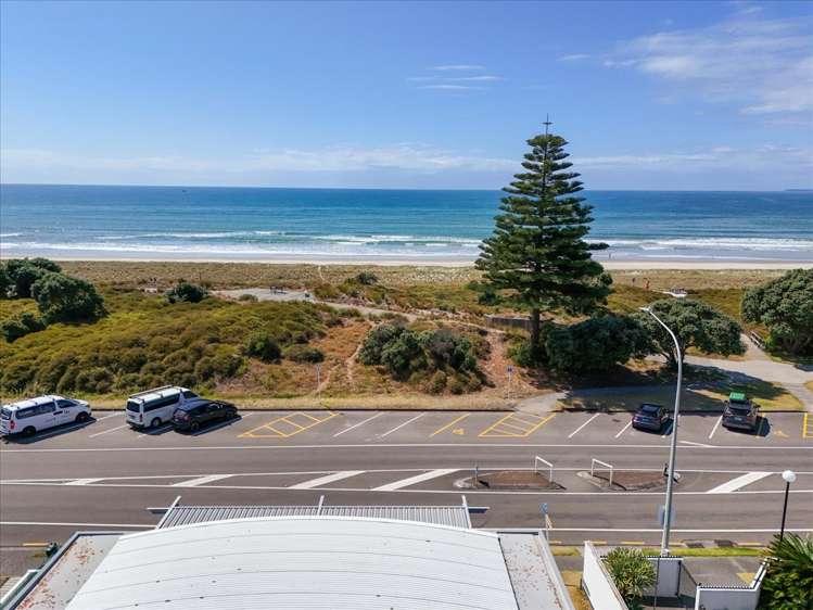 2/135 Marine Parade Mount Maunganui_21