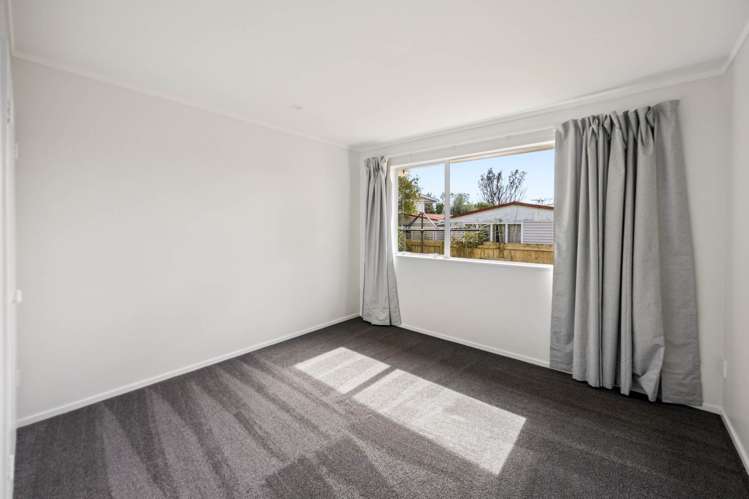 5A Stokes Avenue Te Atatu Peninsula_8