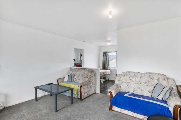 2/4 Maplesden Drive Clendon Park_2