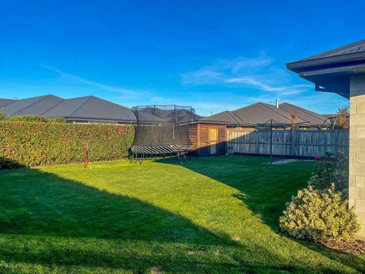 13 Sunline Avenue Lincoln_13
