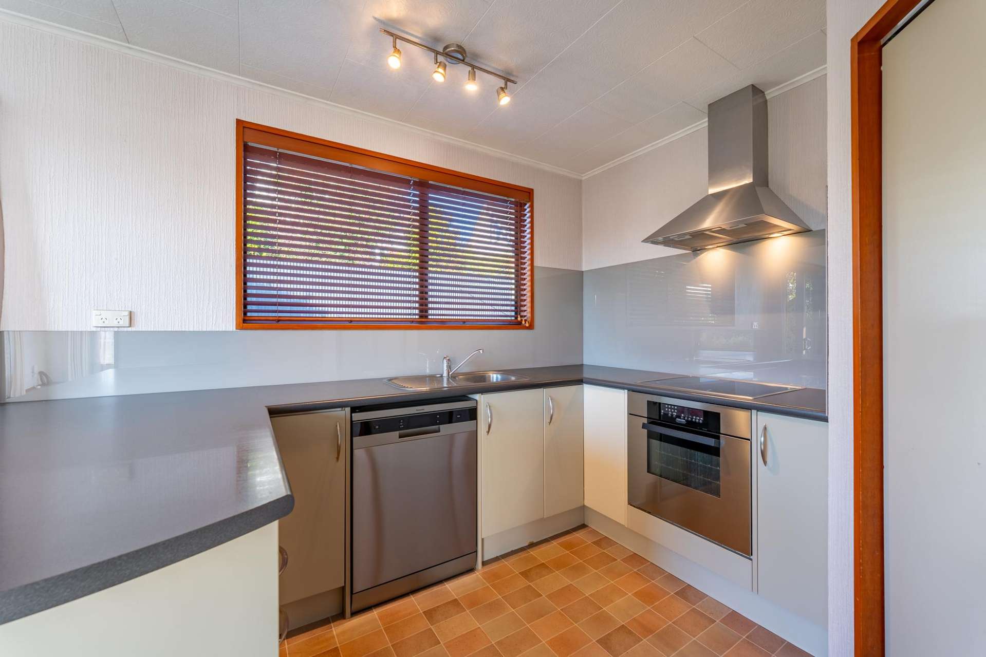 4A Onslow Street West End_0