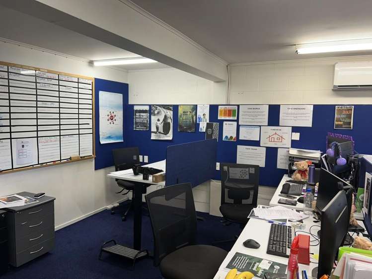 5 Lyttelton Avenue Porirua_8