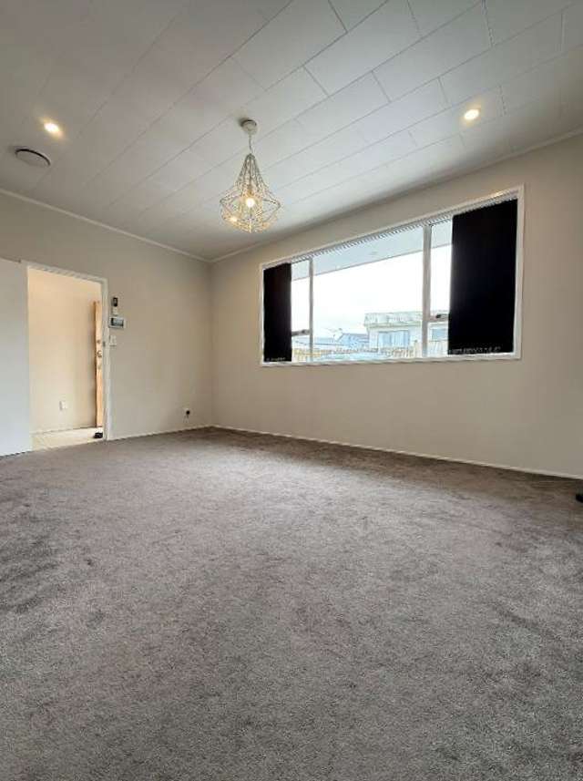 64 Henwood Road Mangere East_3