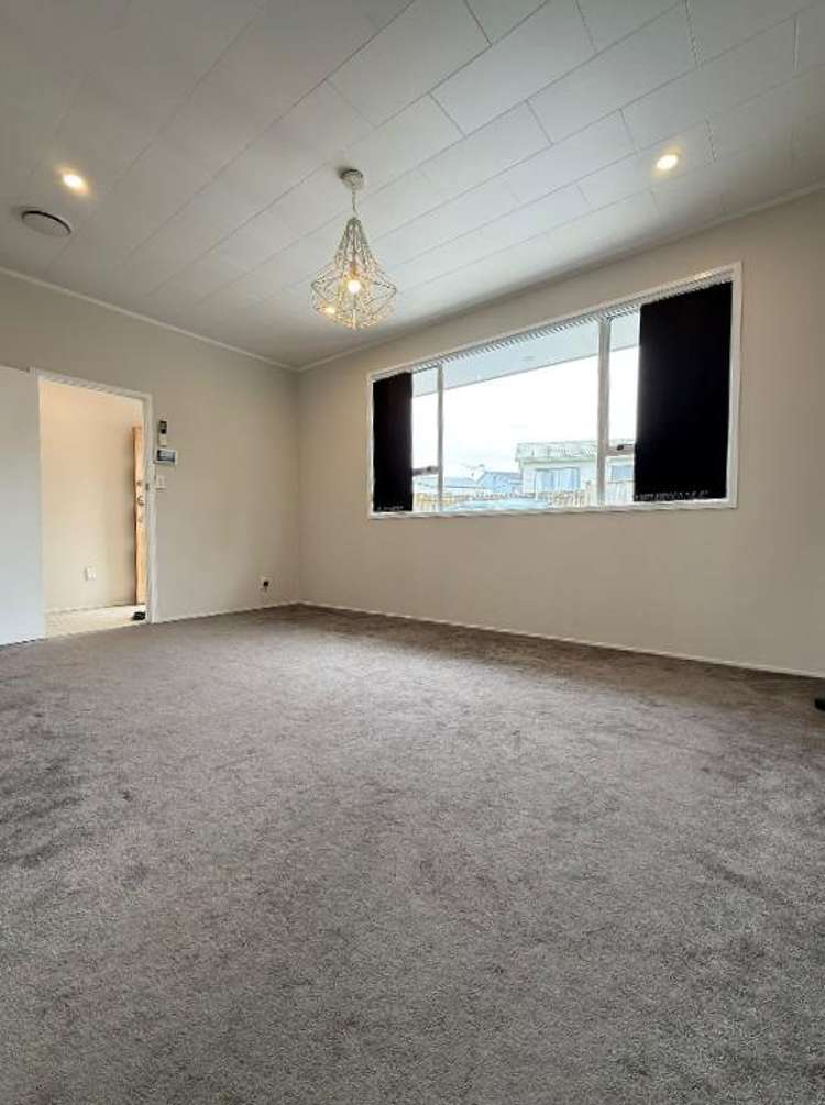 64 Henwood Road Mangere East_3