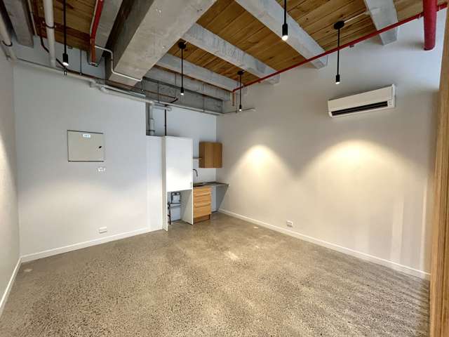 Office/Retail in Sought-After One Jervois Complex