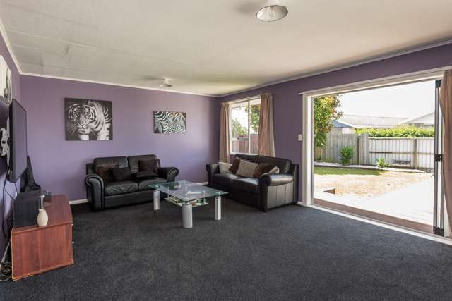 1/8 Leonie Place Aranui_3