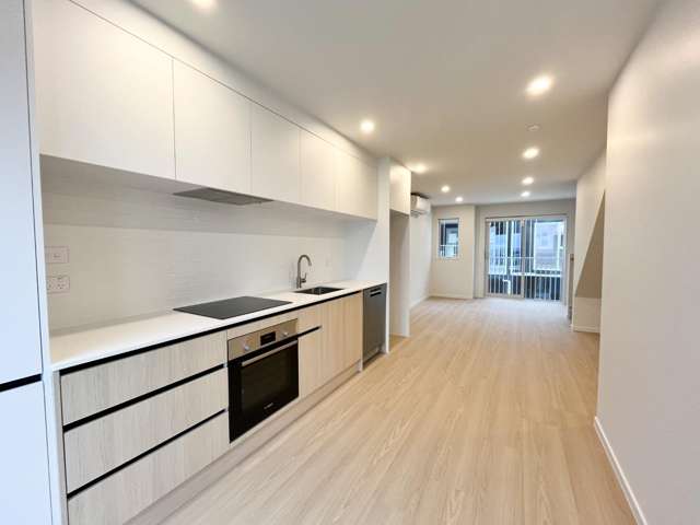 17/9 Aeroview Drive 1603_2