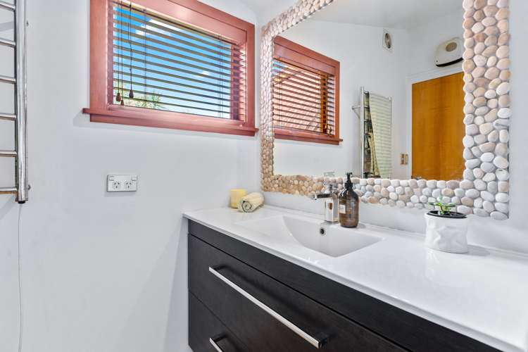 37 Kiteroa Terrace Rothesay Bay_12