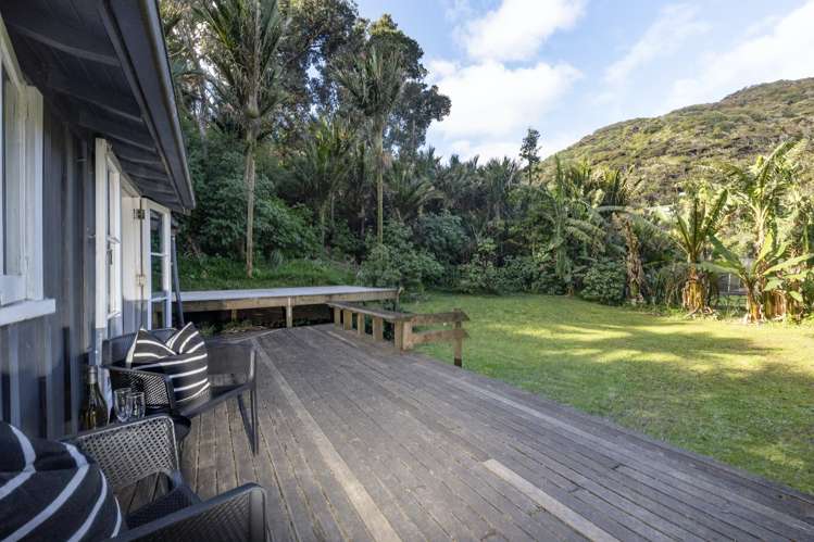 122 Garden Road Piha_6