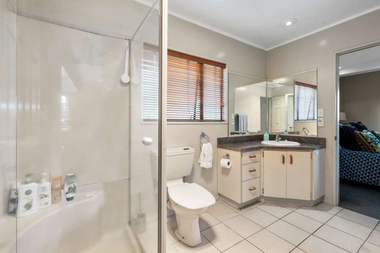 47 Blackmore Drive Owhata_10