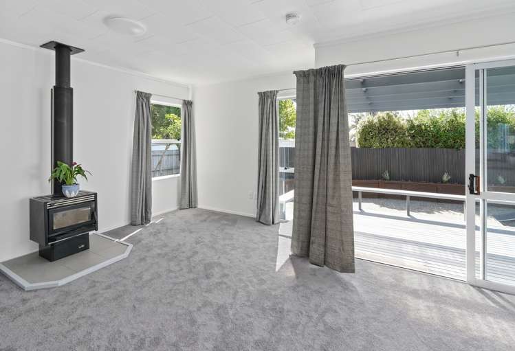 2/12 Matangi Street Stoke_3