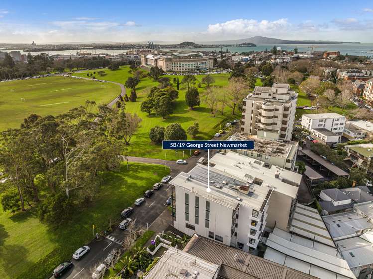 5b/19 George Street Newmarket_17