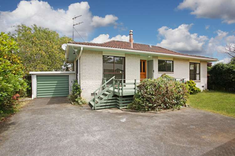 2/60 Beach Road Pahurehure_15