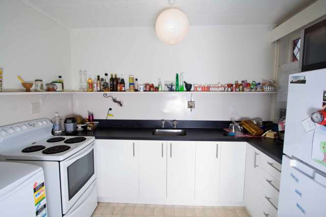 1/18 Kensington Avenue Petone_1