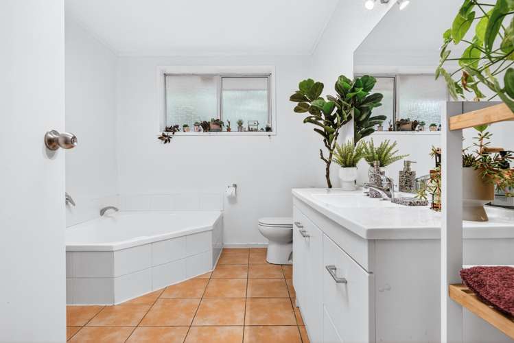 1/16 Sunset Street Hilltop_15