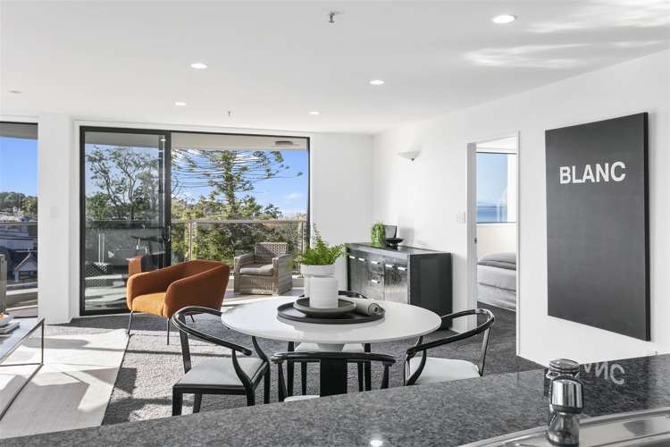 4a/175 Hurstmere Road Takapuna_8