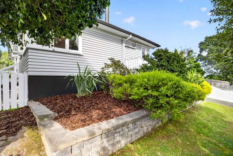 20 & 20A Brian Crescent Stanmore Bay_21