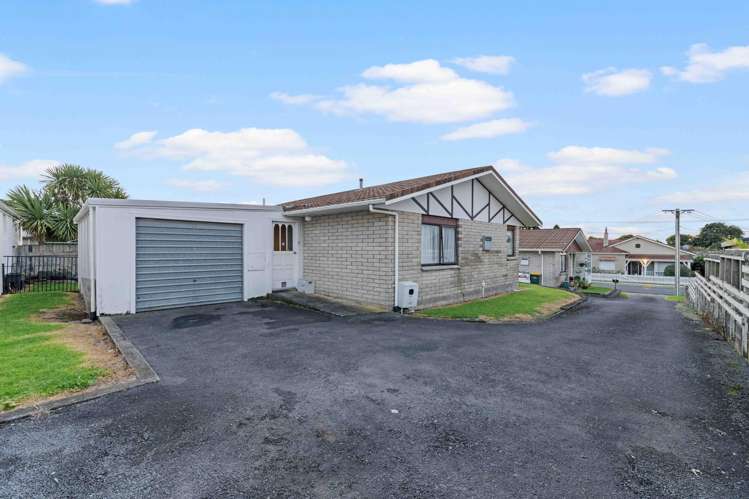 111 + 111A Hine Street New Plymouth_9