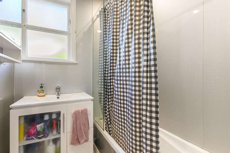 44 Haumia Street Johnsonville_9