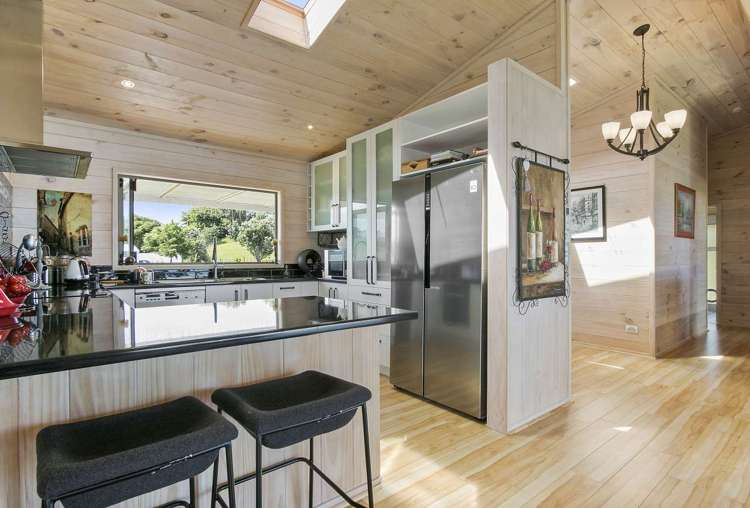 28 Sandleigh Drive Athenree_5