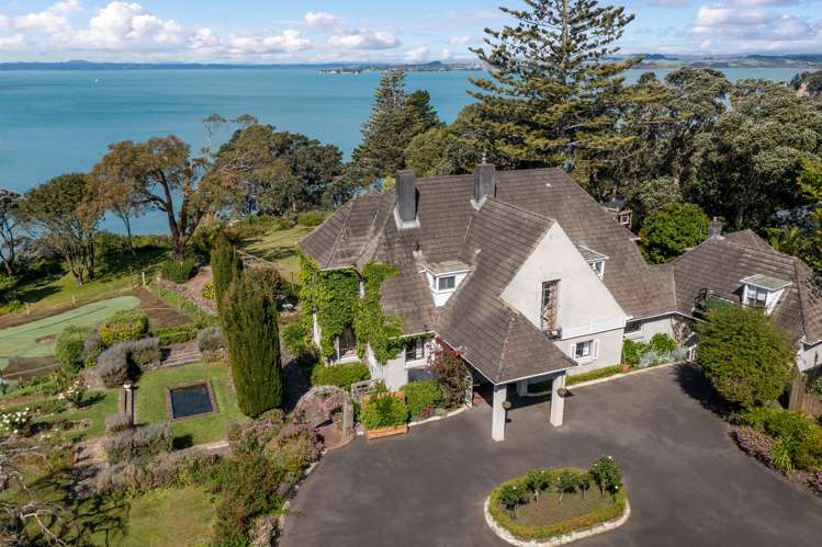 215 Bleakhouse Road Mellons Bay_1