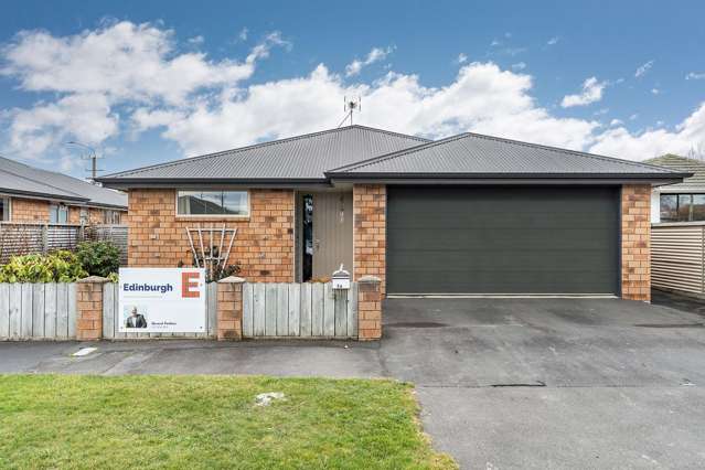 EASY LIVING IN THE HEART OF MOSGIEL