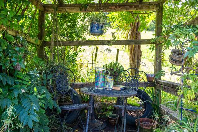 Escape to the Country - City Within Easy Reach