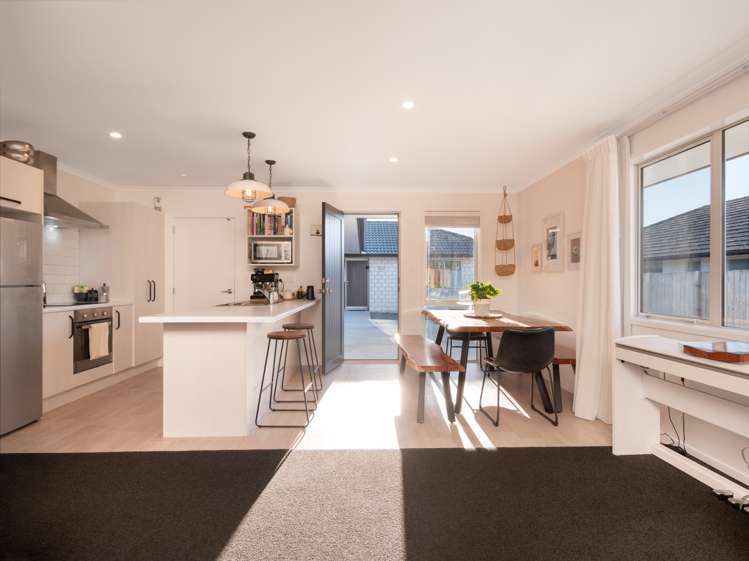 24 Benmore Crescent Pyes Pa_7