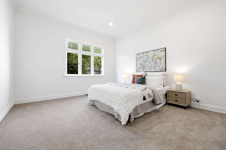 13 Eastvale Close Greenhithe_16