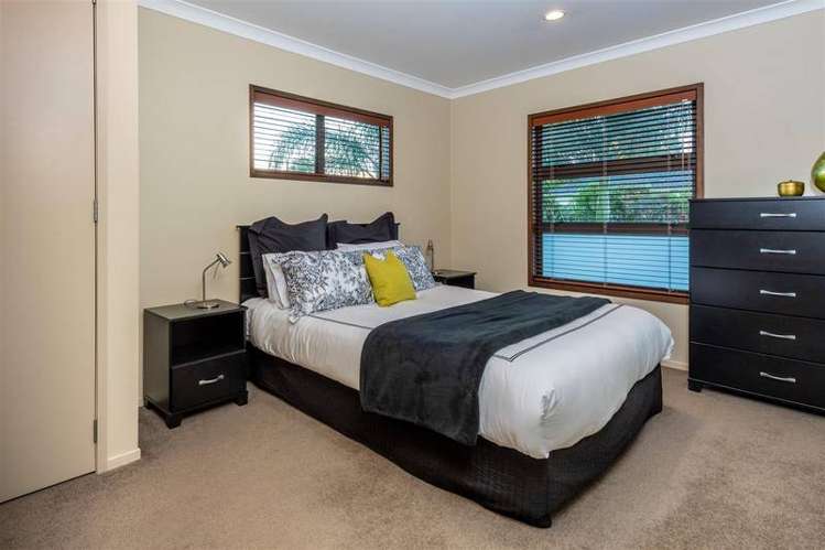 10 Westbourne Road Murrays Bay_18