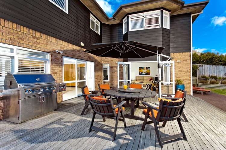 1 Oakford Park Crescent Greenhithe_13