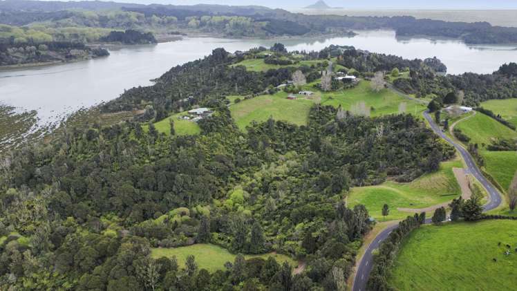 139 Paparoa Road Wainui_8