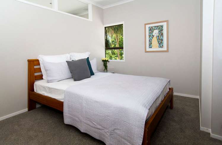 68a Beach Road Mellons Bay_14