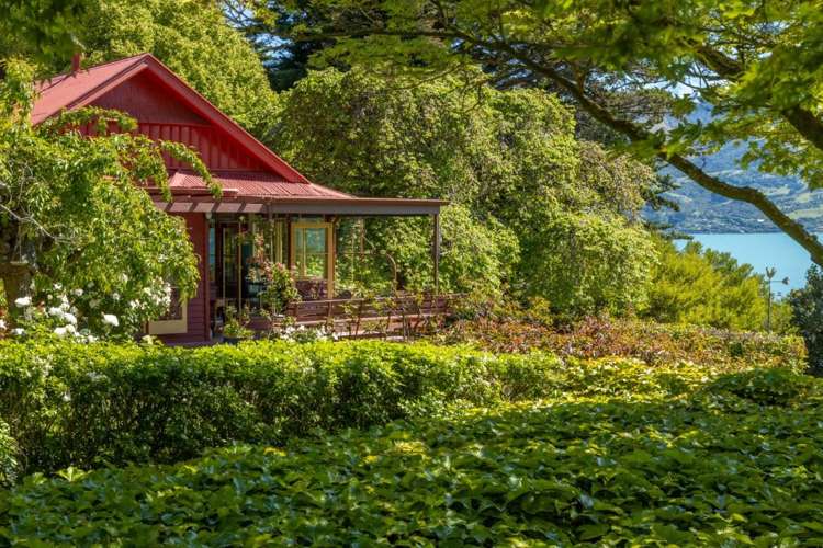 281 Beach Road Akaroa_14