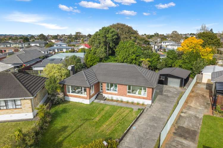 8 Malcolm Place Mangere East_17