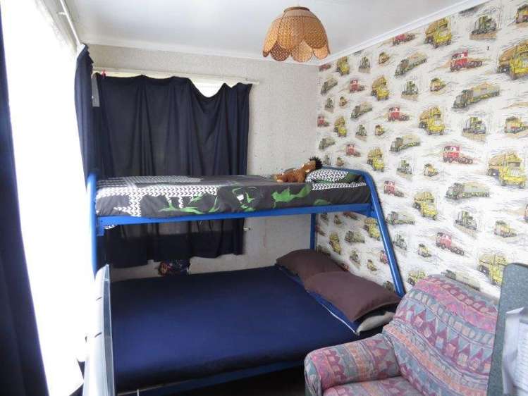 2 Duke Street Pahiatua_11